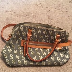 Dooney & Bourke purse